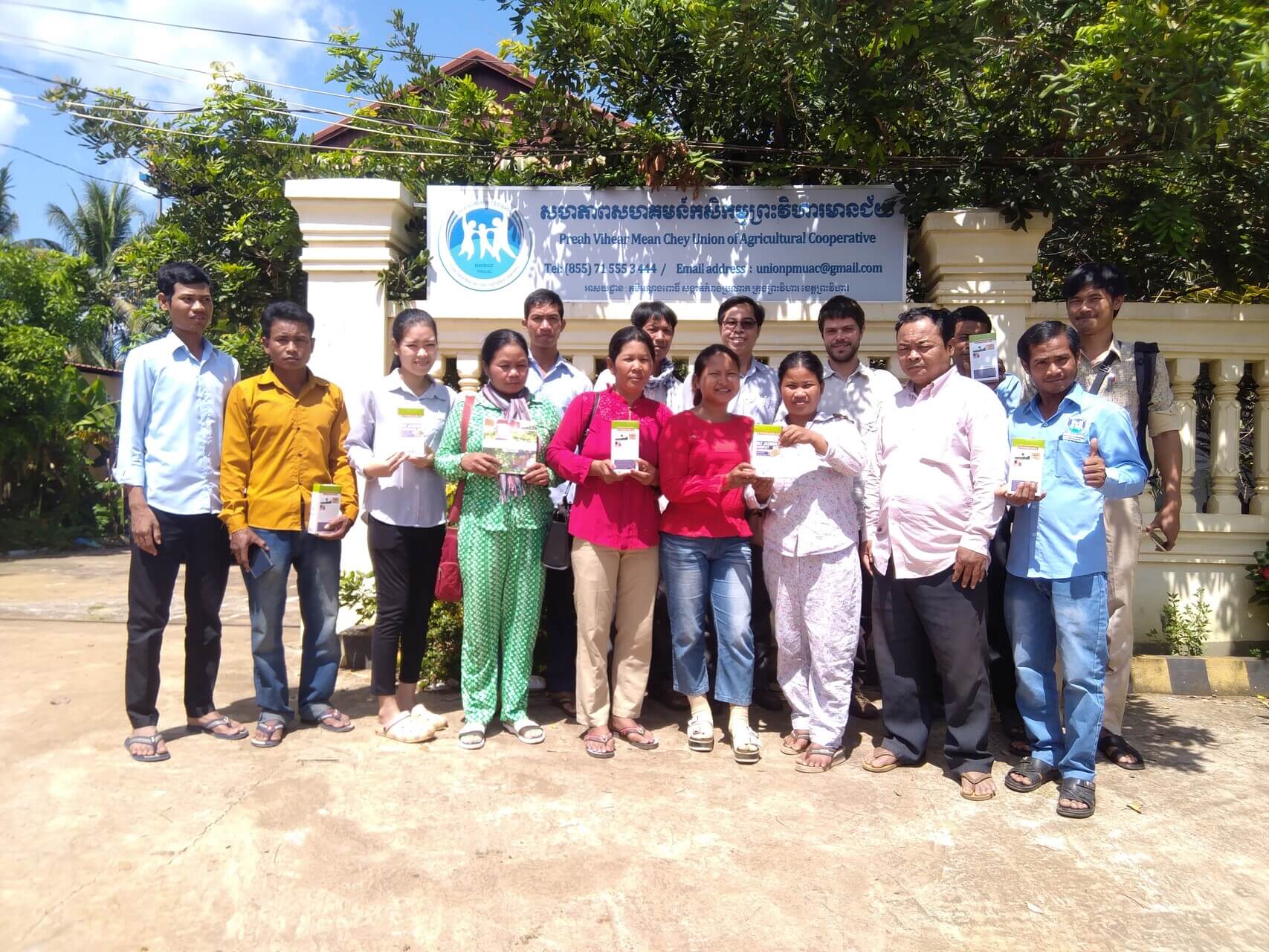 Equipe de la coopérative PMUAC au Cambodge