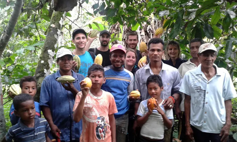 Equipe et producteurs coopérative FONSOEAM