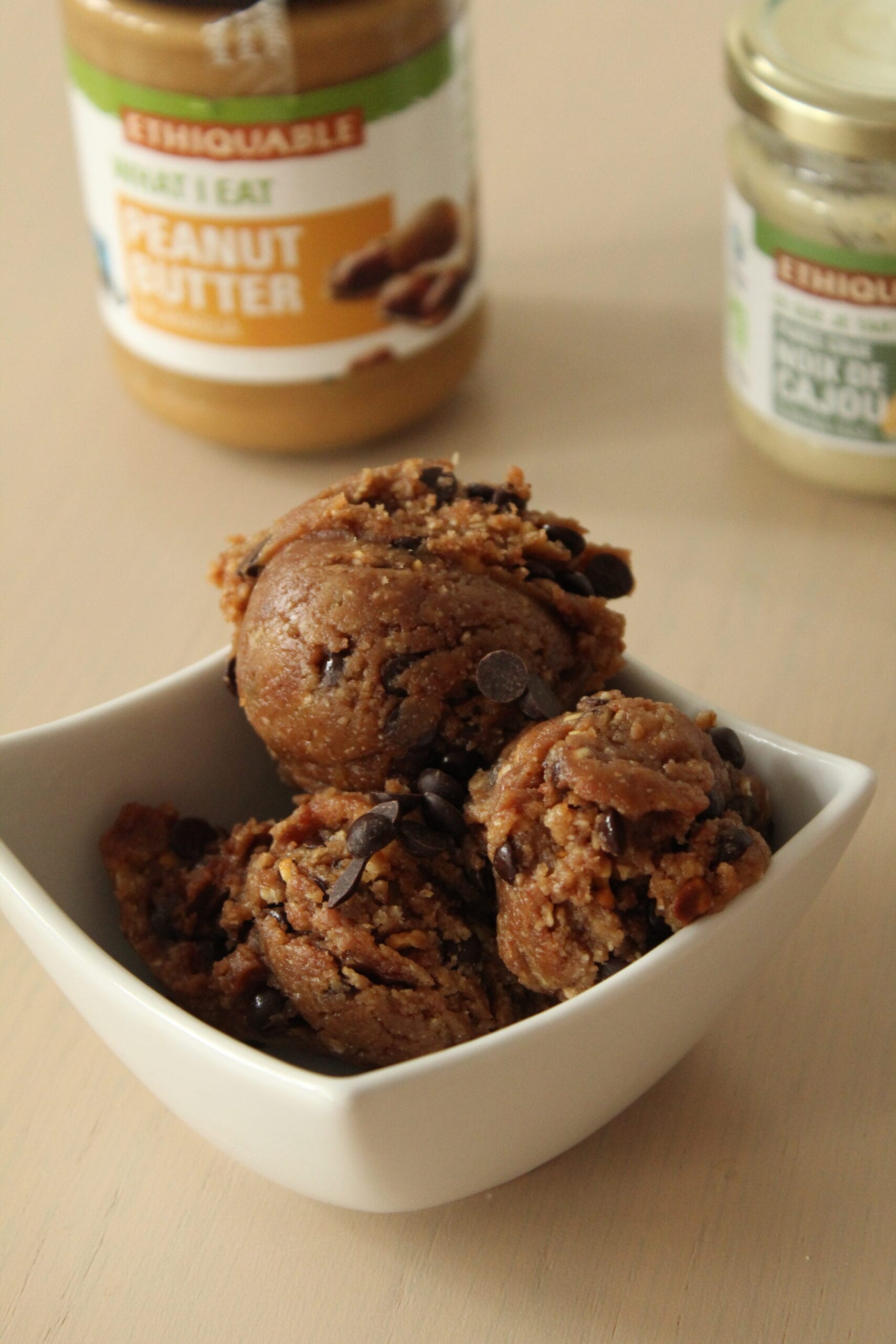 Pâte à cookie crue